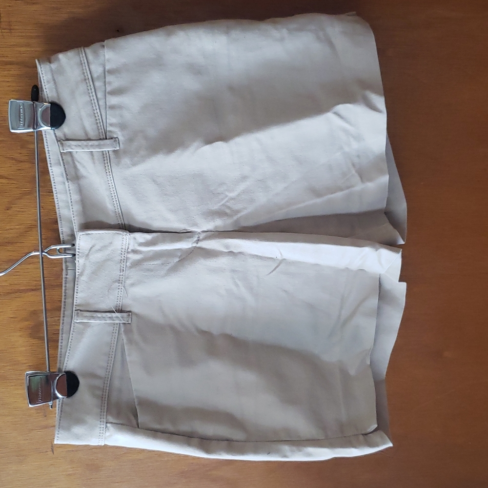 Khaki shorts, size 4